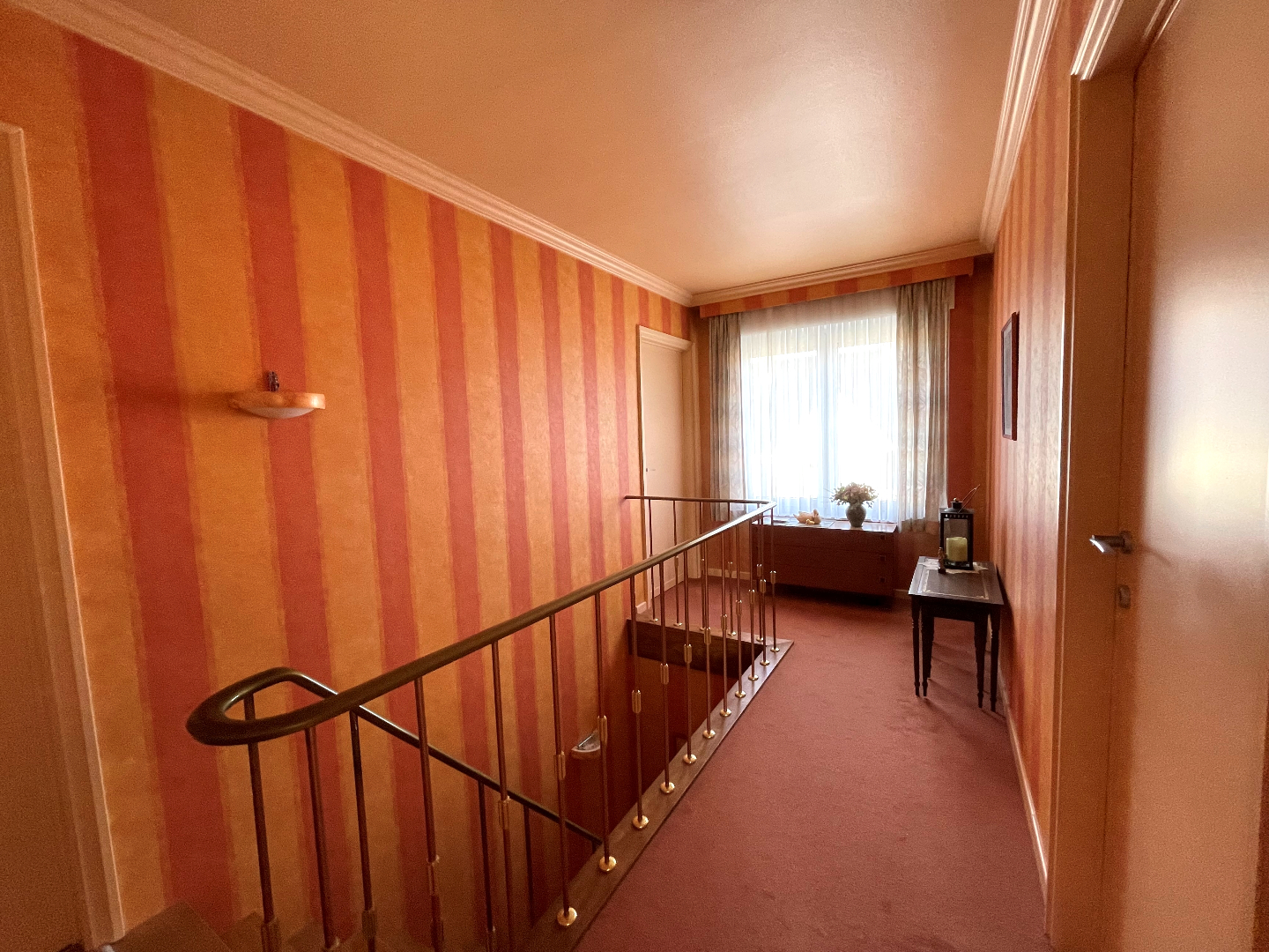 Halfopen bebouwing met 4 slaapkamers en leuke tuin 