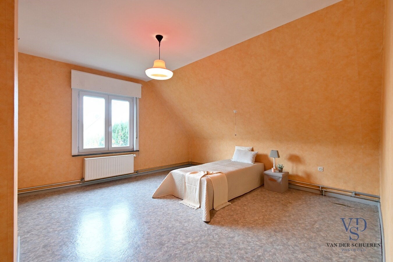 Degelijke halfopen bebouwing 