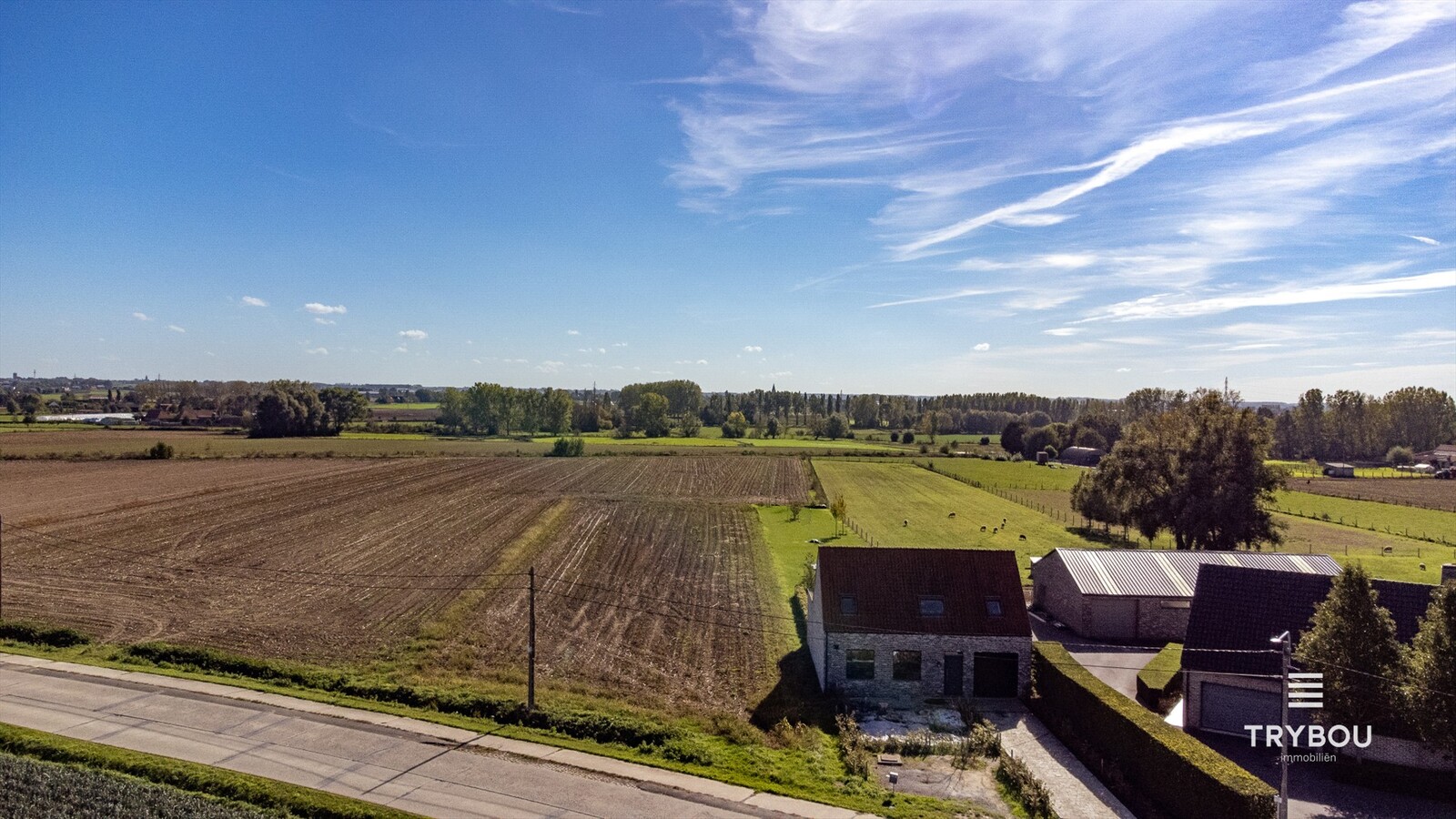 Ruime bouwgrond van 2.920 m² voor halfopen bebouwing in Poelkapelle 