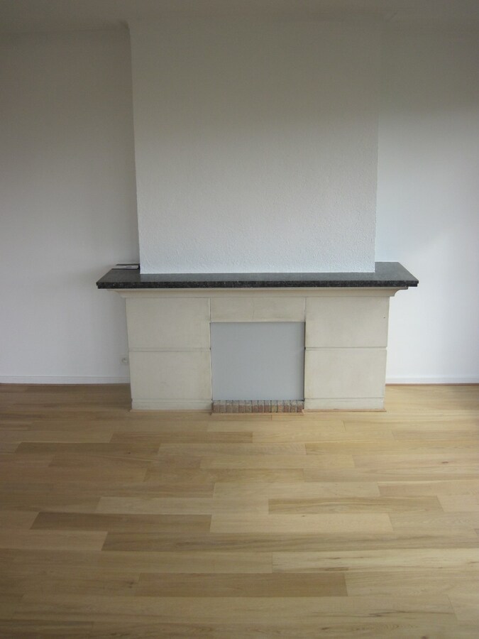 Luxueus appartement met garage en berging (kelder). 