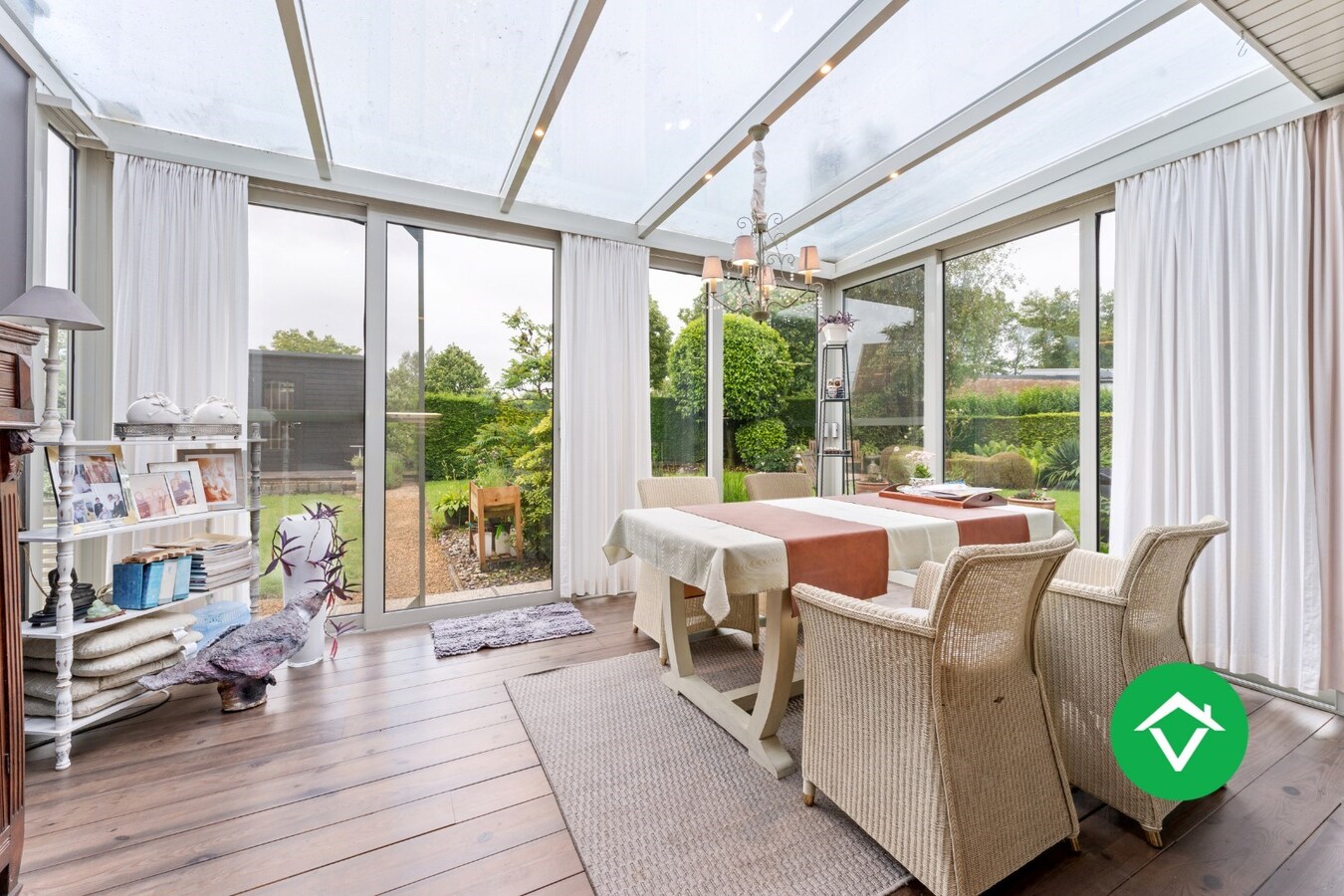 Alleenstaande woning met 4 slaapkamers en dubbele garage te Koekelare 