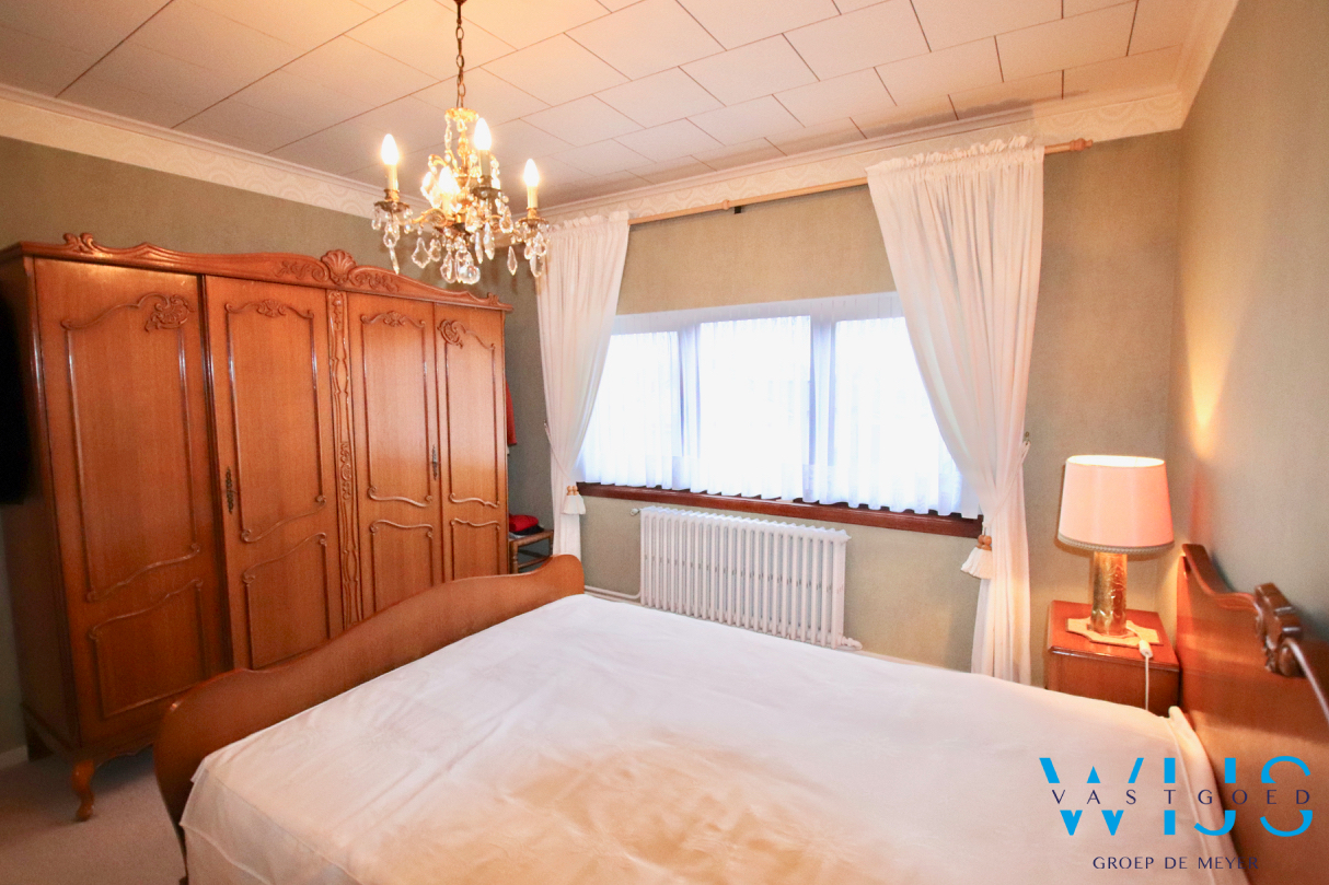 Ruime gezinswoning met 5 slaapkamers &amp; ZUIDgerichte tuin te Zelzate! 