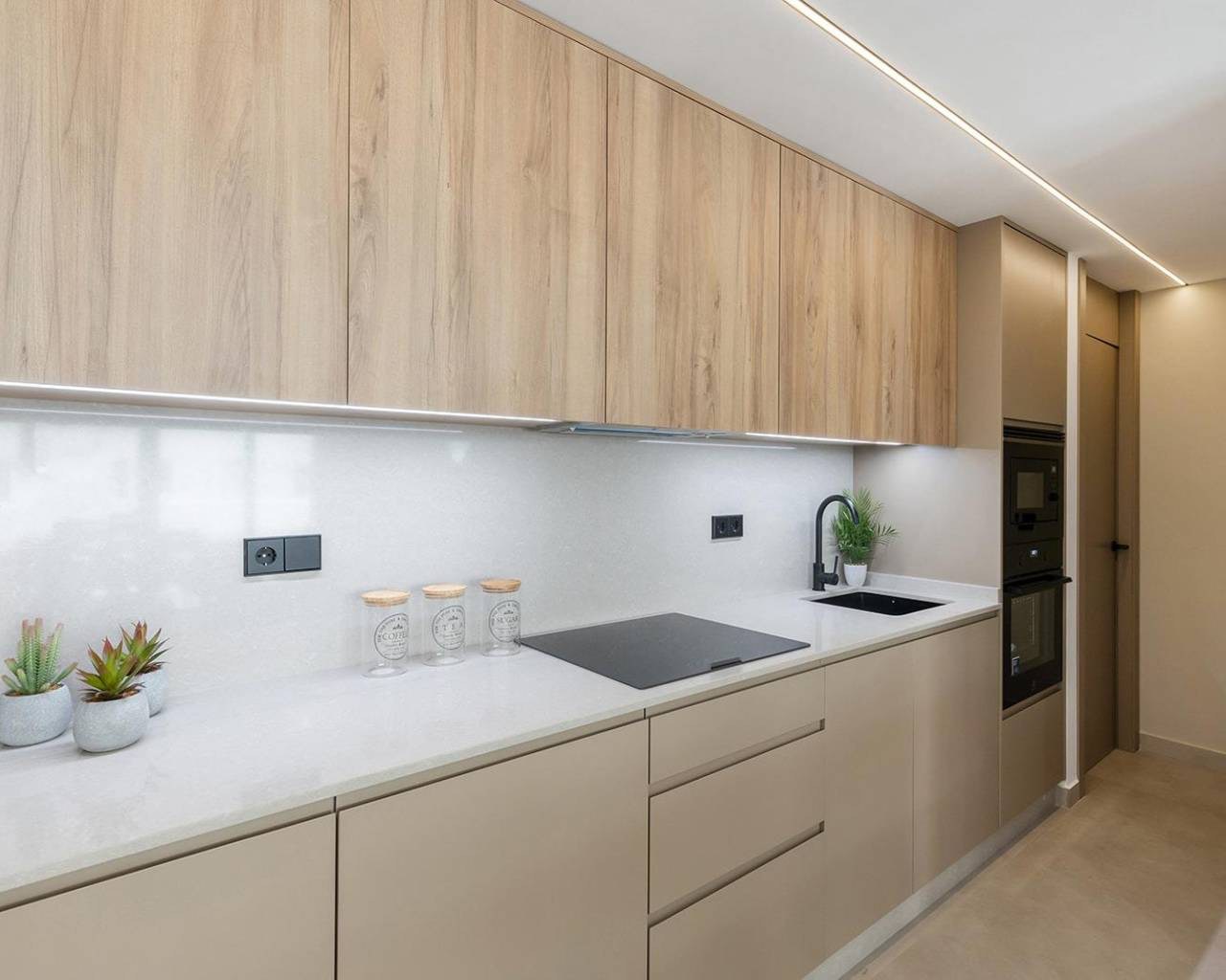 Eindelijk: uw droomappartement pal aan het strand van Torrevieja 