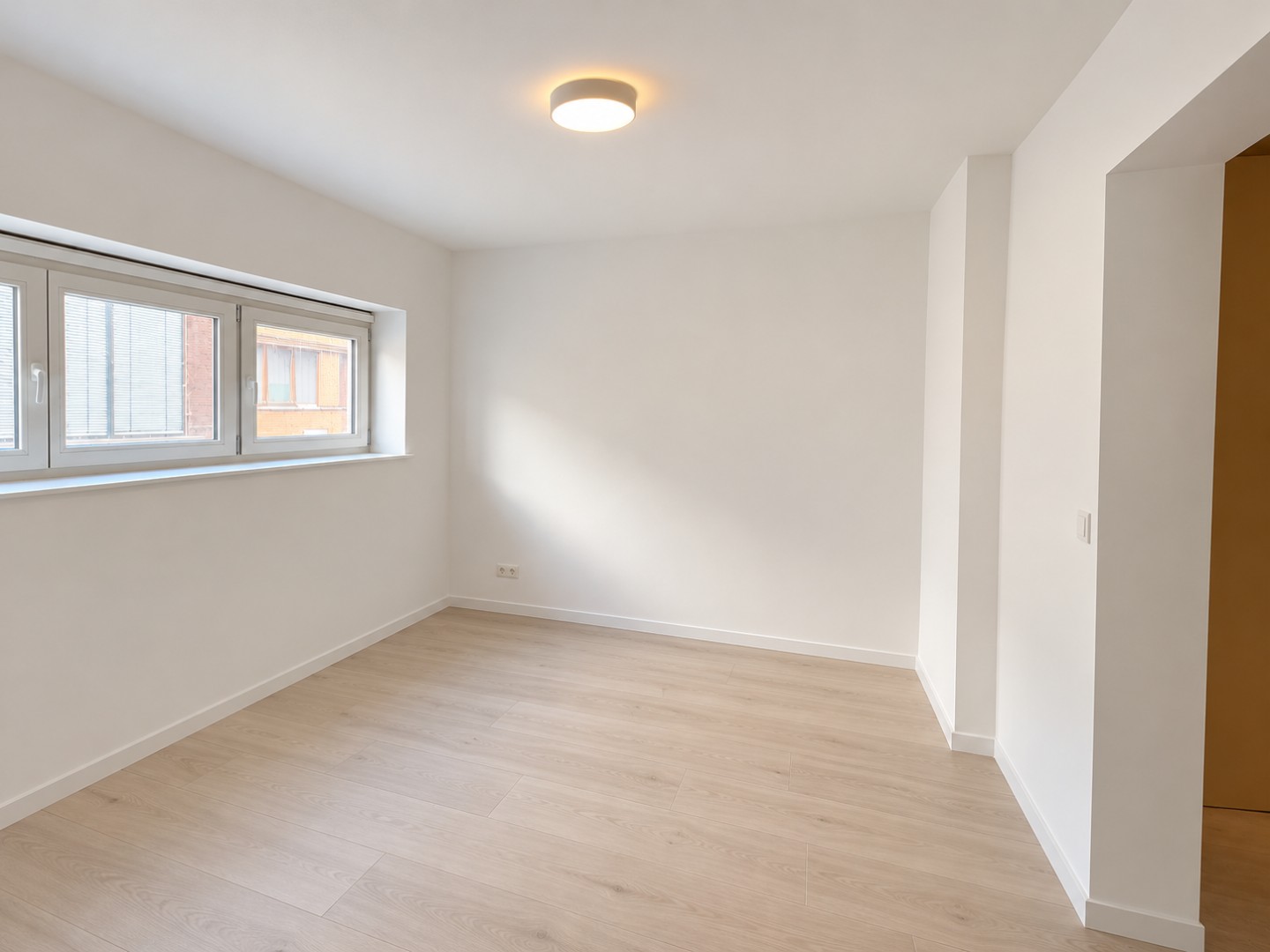 Ruim duplexappartement met 3 slaapkamers nabij Gent-Sint-Pieters 