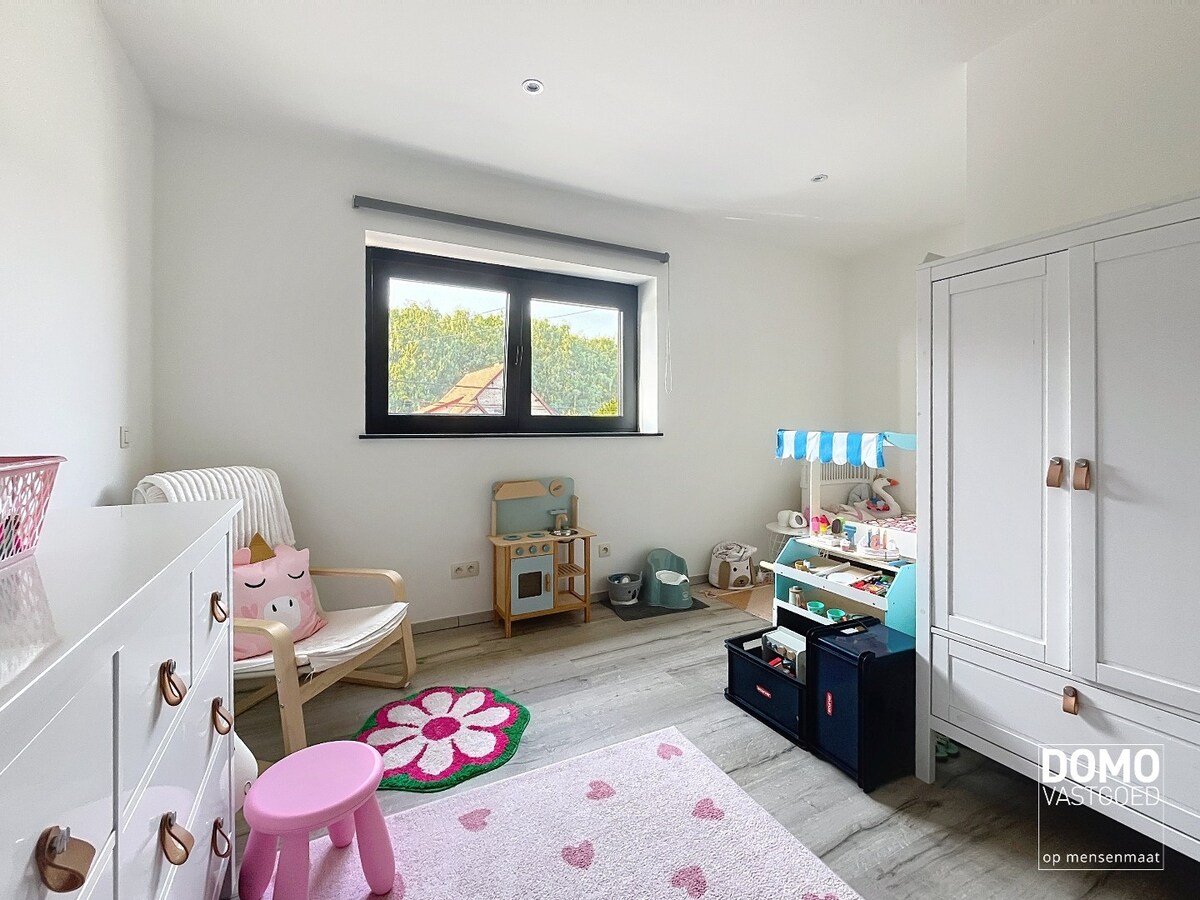 RUIME NIEUWBOUWWONING MET 3 SLAAPKAMERS, TUIN EN TERRAS TE BERINGEN (PAAL) 