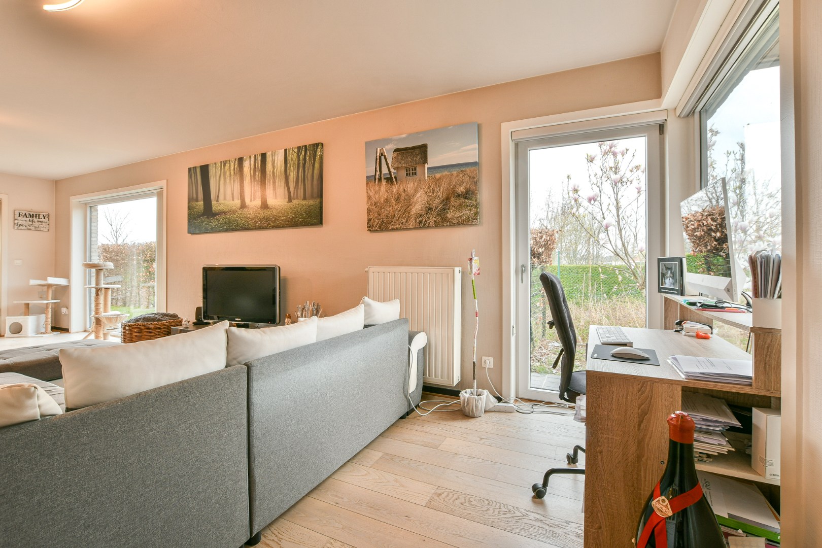 Instapklare halfopen woning met 3 slaapkamers en zonnige tuin in Vosseslag, vlakbij bos en duinen 