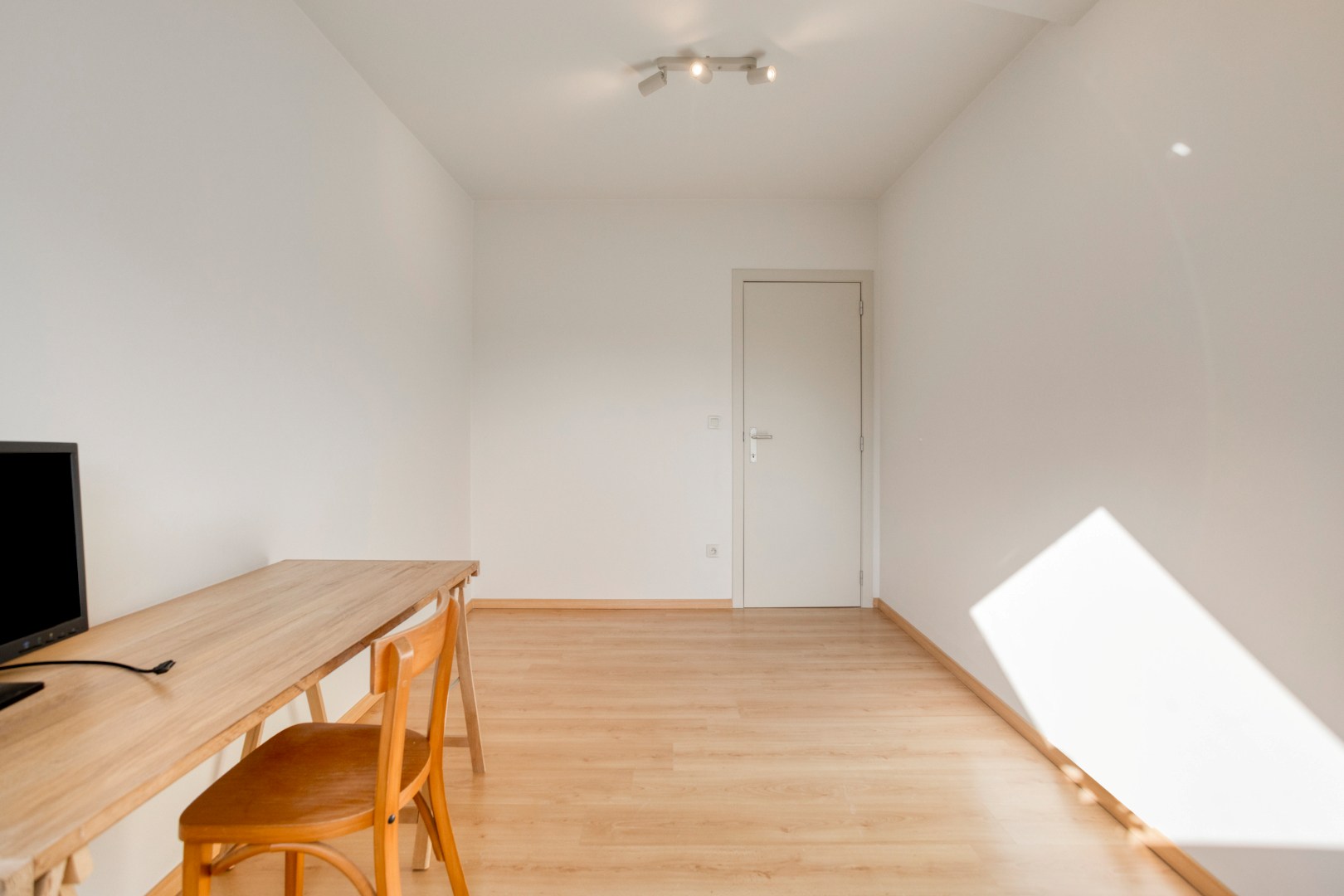 Duplex-appartement met 2 slaapkamers, autostaanplaats, kelderberging en gemeenschappelijke tuin in Kessel-Lo!– EPC 105 kWh/m² - bewoonbare opp. 92 m² 