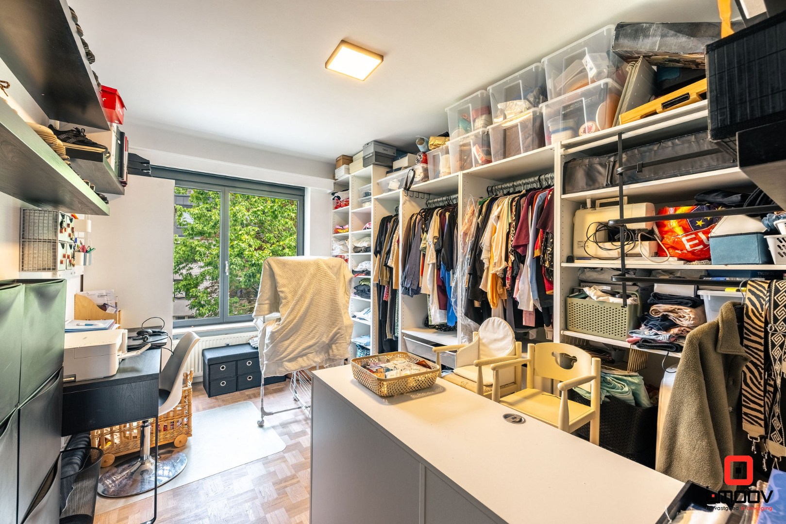 Ruim en lichtrijk appartement met terras en garage op topligging te Sint-Denijs-Westrem 