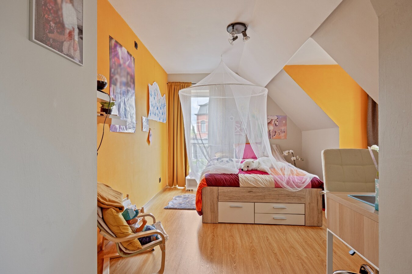 Zeer ruime woning met garage te koop in centrum Oudenaarde 