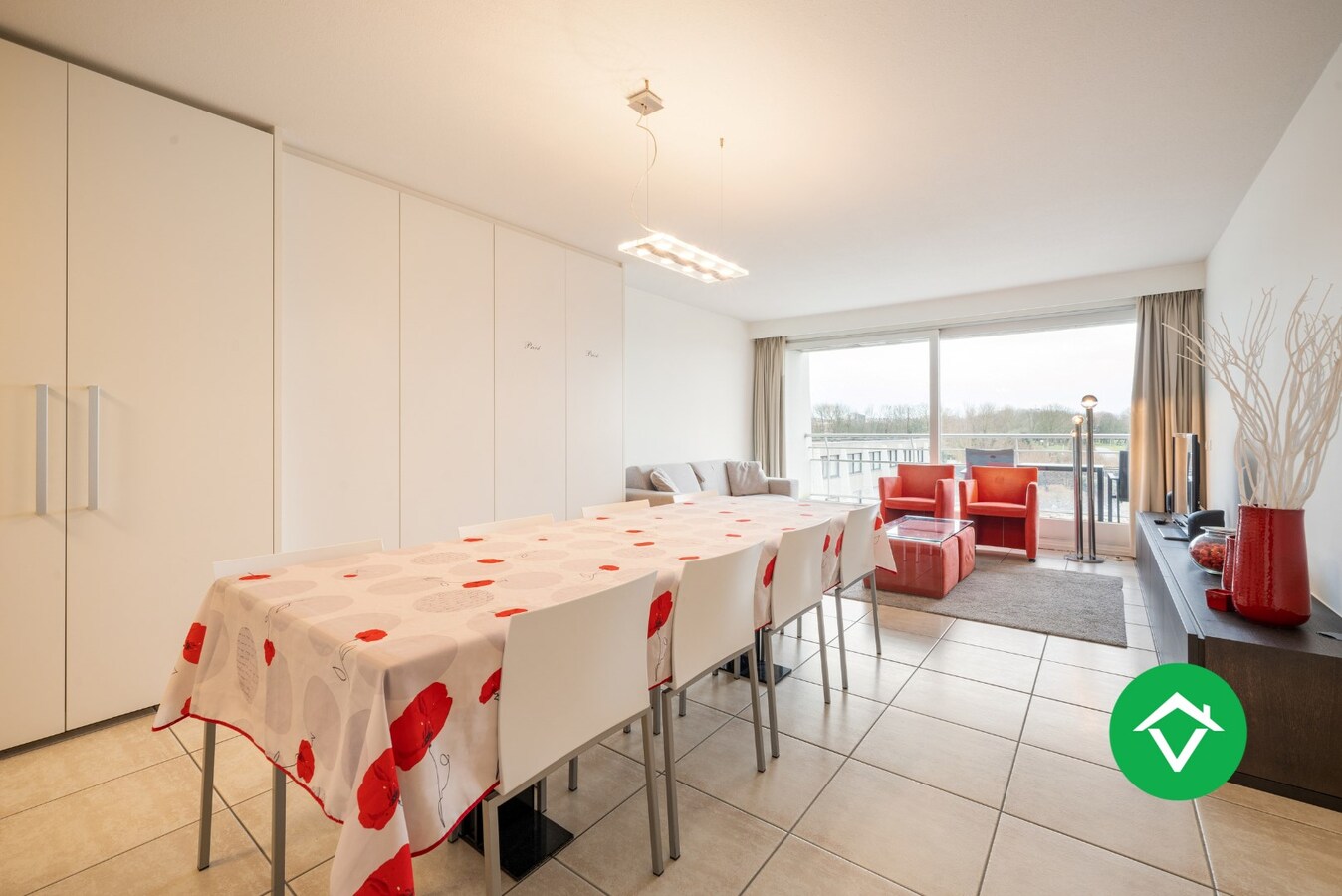 Instapklaar appartement met 2 slaapkamers en grote garage te Nieuwpoort 