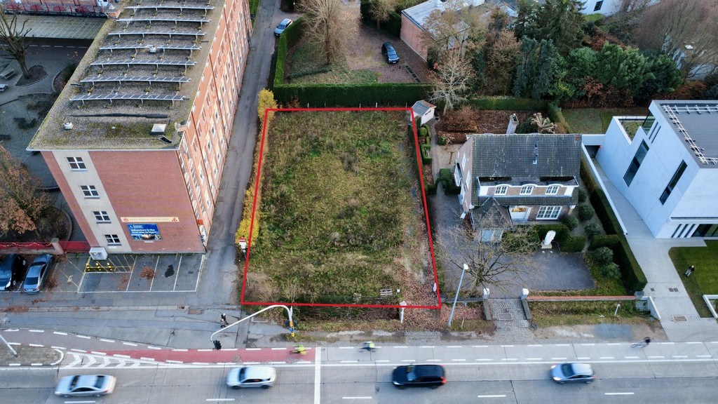 Bouwgrond voor een standalone kantoorgebouw te koop vlakbij R4 in Gent