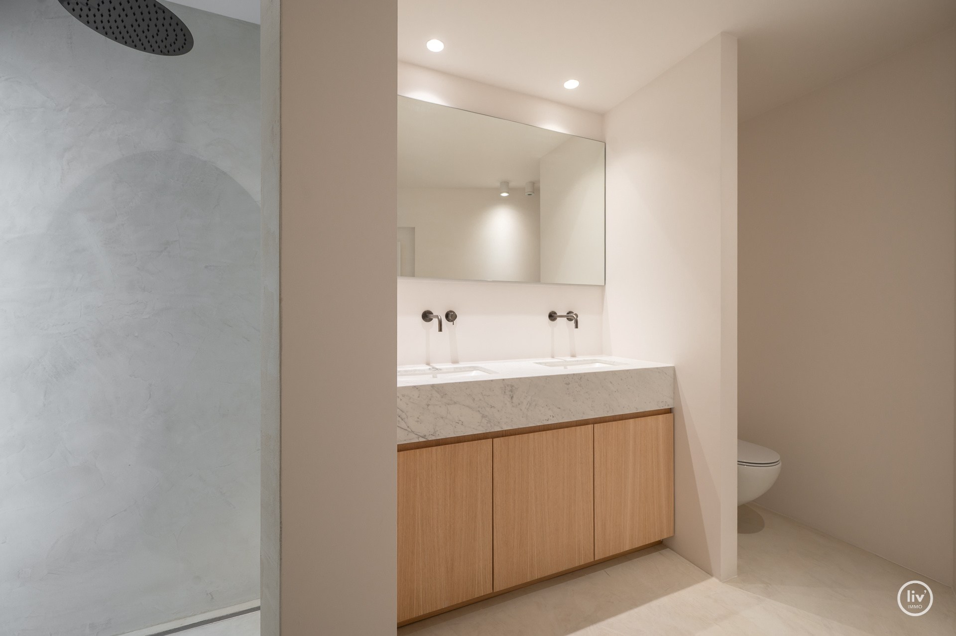 Stijlvol gerenoveerd hoekappartement op topligging in het hart van Knokke 