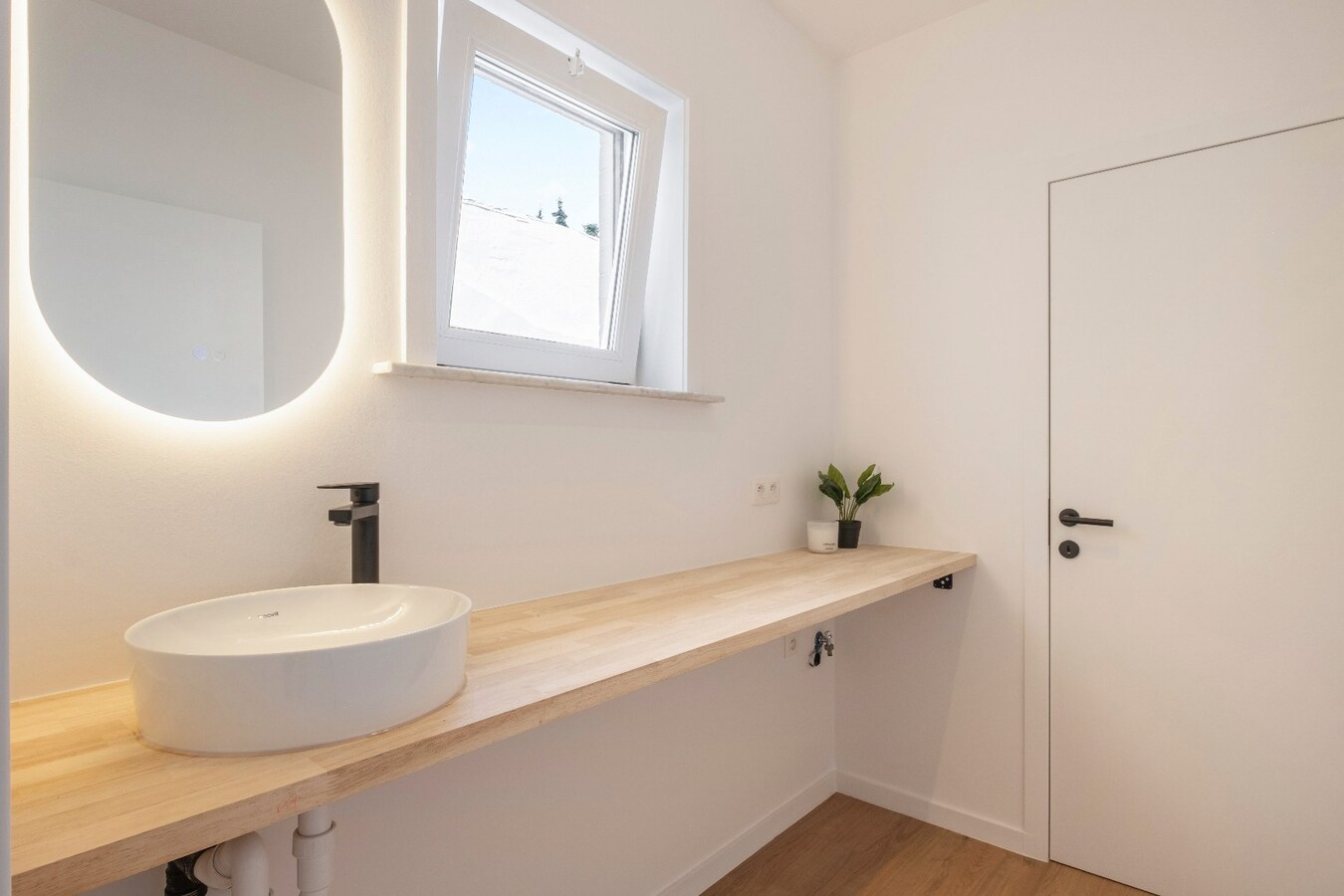 Instapklare ruime woning met tuin nabij de Leie ! *** NONO INSPIRED *** 