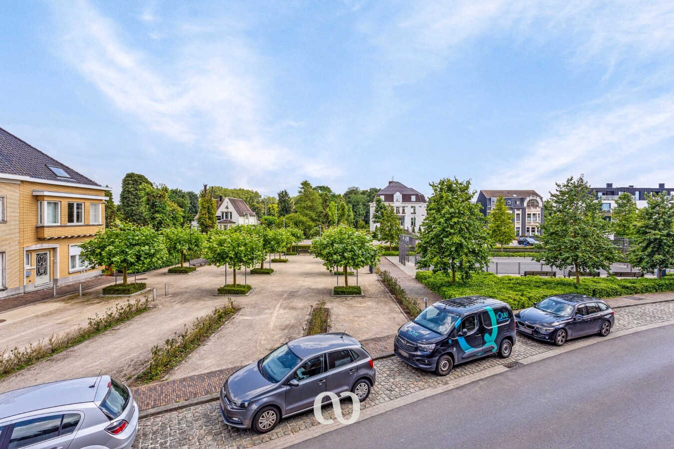 Op te knappen woning met 3 slaapkamer, oprit en garage op toplocatie 