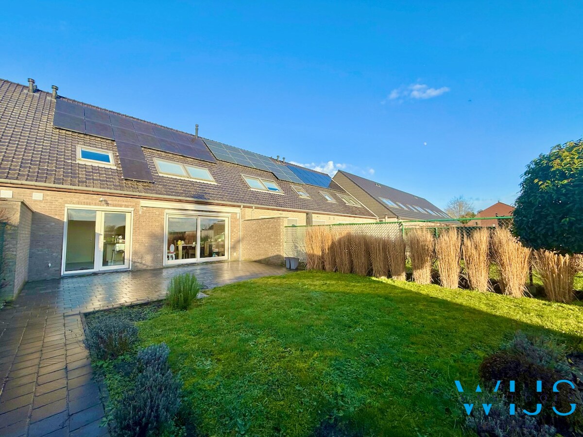 INSTAPKLAAR woonhuis met ZUIDgerichte tuin te Boekhoute ! 