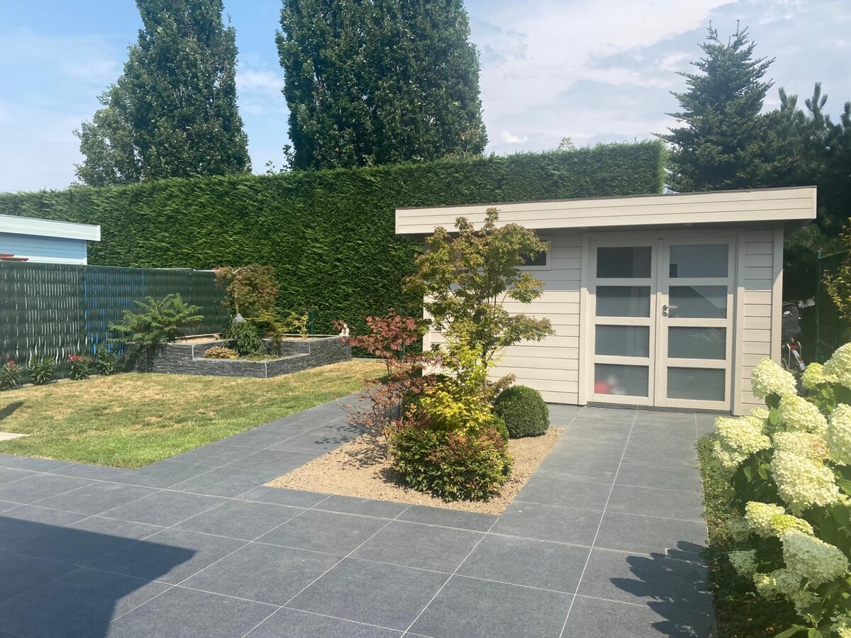 Uitstekend gelegen, verzorgde woning in een doodlopende straat 