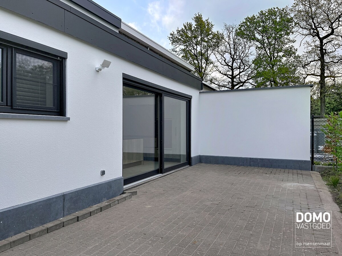 VOLLEDIG GERENOVEERDE WONING MET 3 SLAAPKAMERS EN ZUIDGERICHTE TUIN 