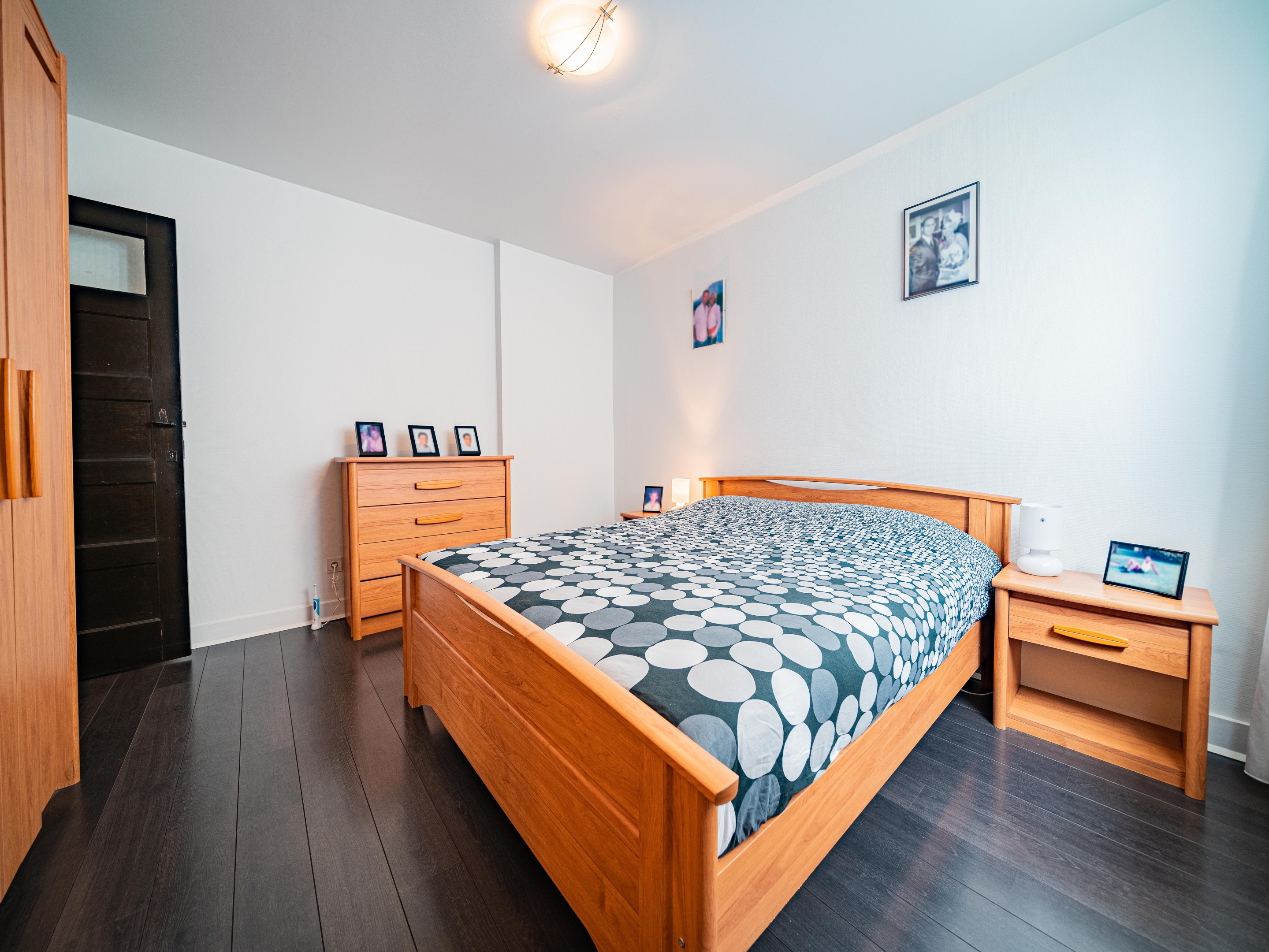 Uitzonderlijk goed onderhouden instapklare woning met 3 slaapkamers en tuin 