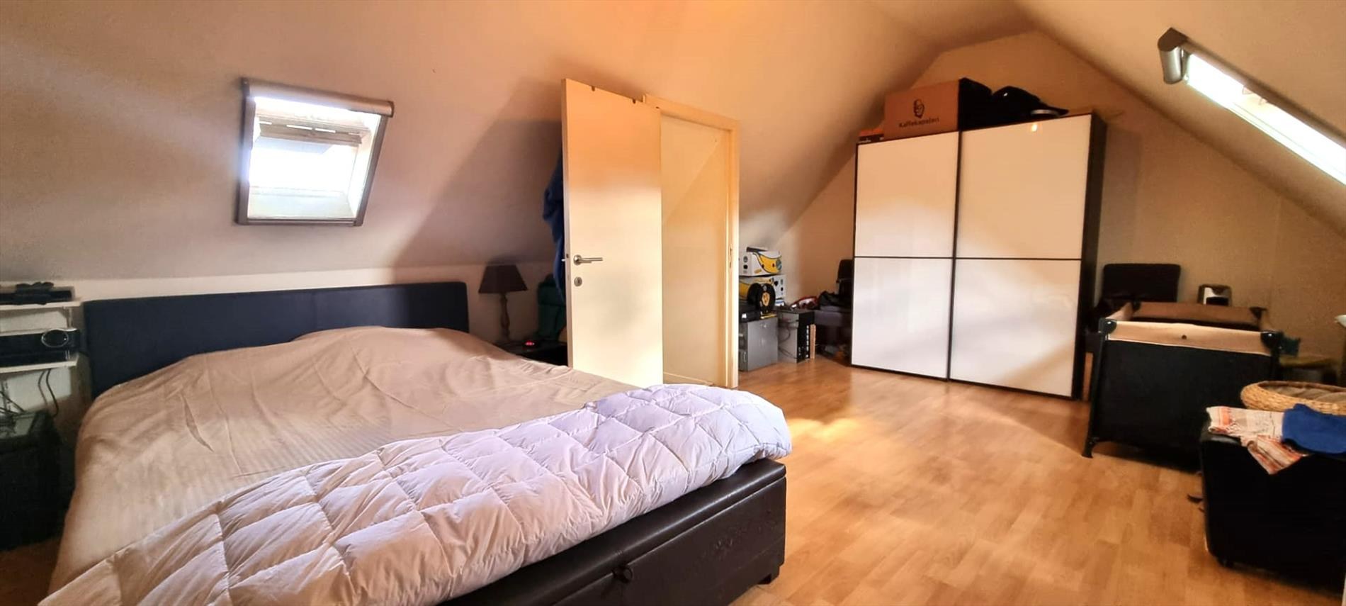 Zeer ruim duplex appartement met 3 slaapkamers in centrum Geel 