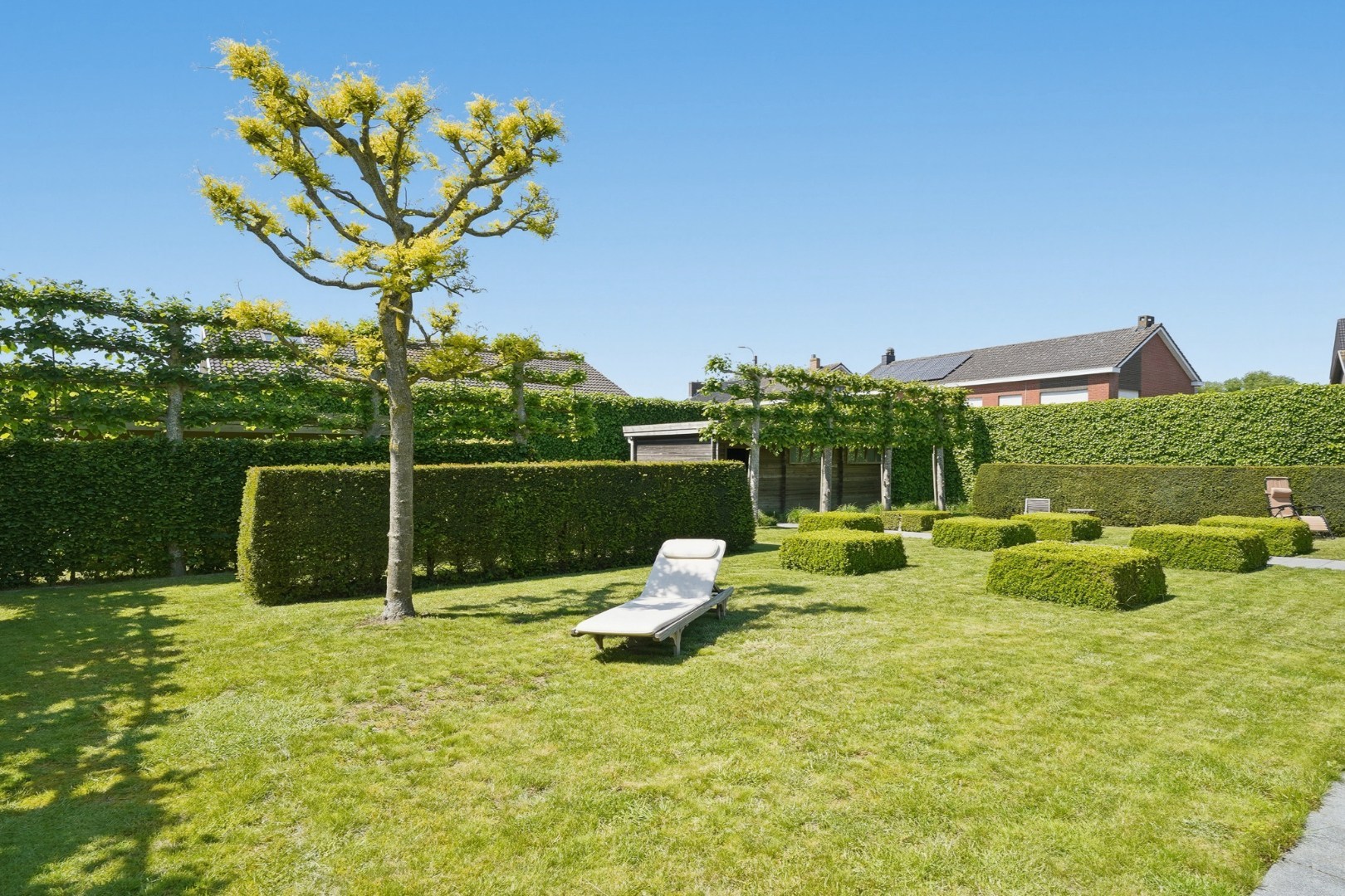 Alleenstaande woning met zonnige tuin op 980 m² 
