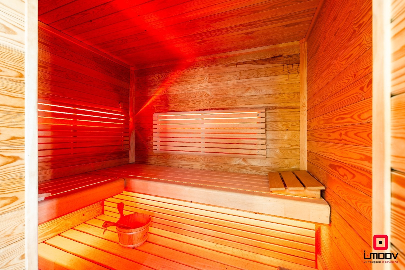 Exclusieve villa met infinity pool en resortgevoel op topligging in Mariakerke 