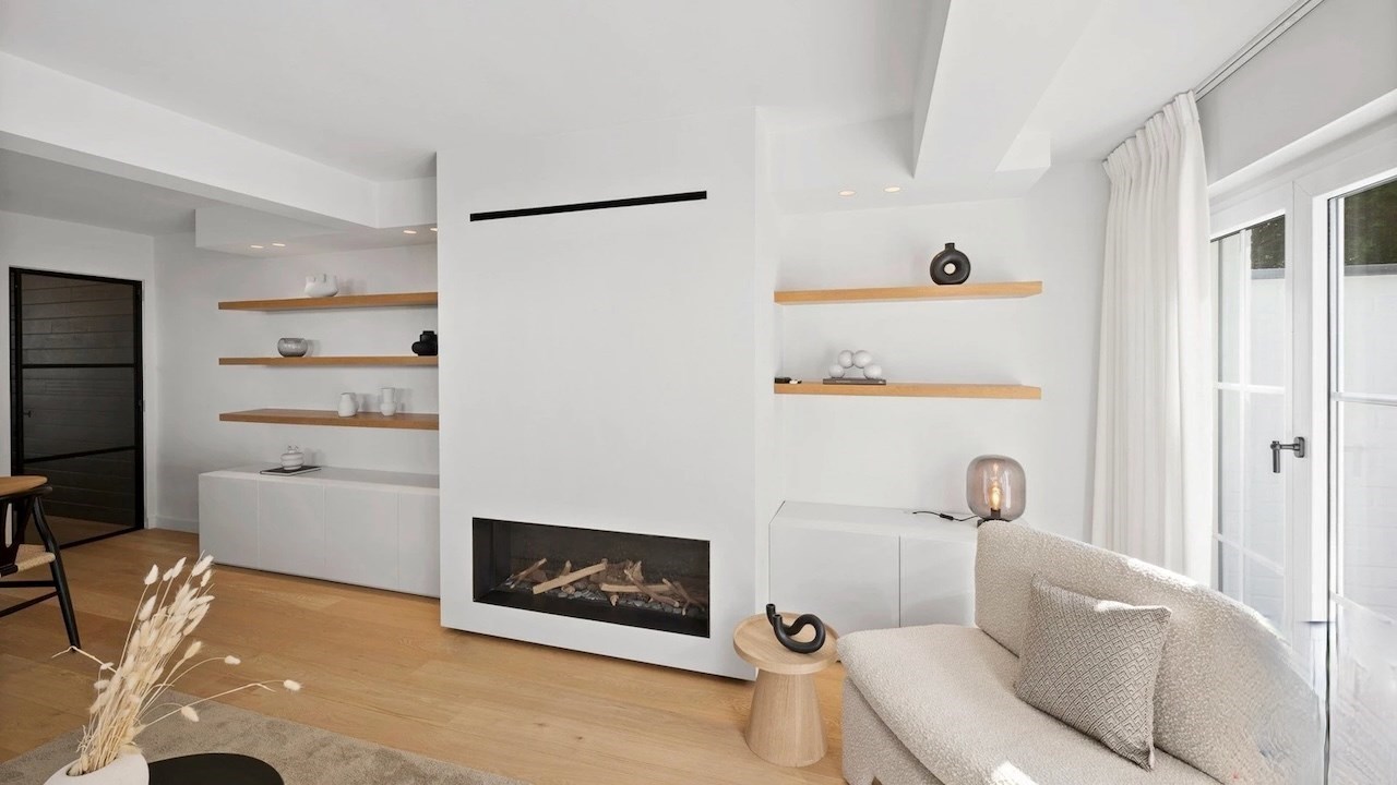 Gezellige villa in een paadje op een zeer centrale ligging, net naast het commerciële centrum van Knokke en op wandelafstand van de zee. 