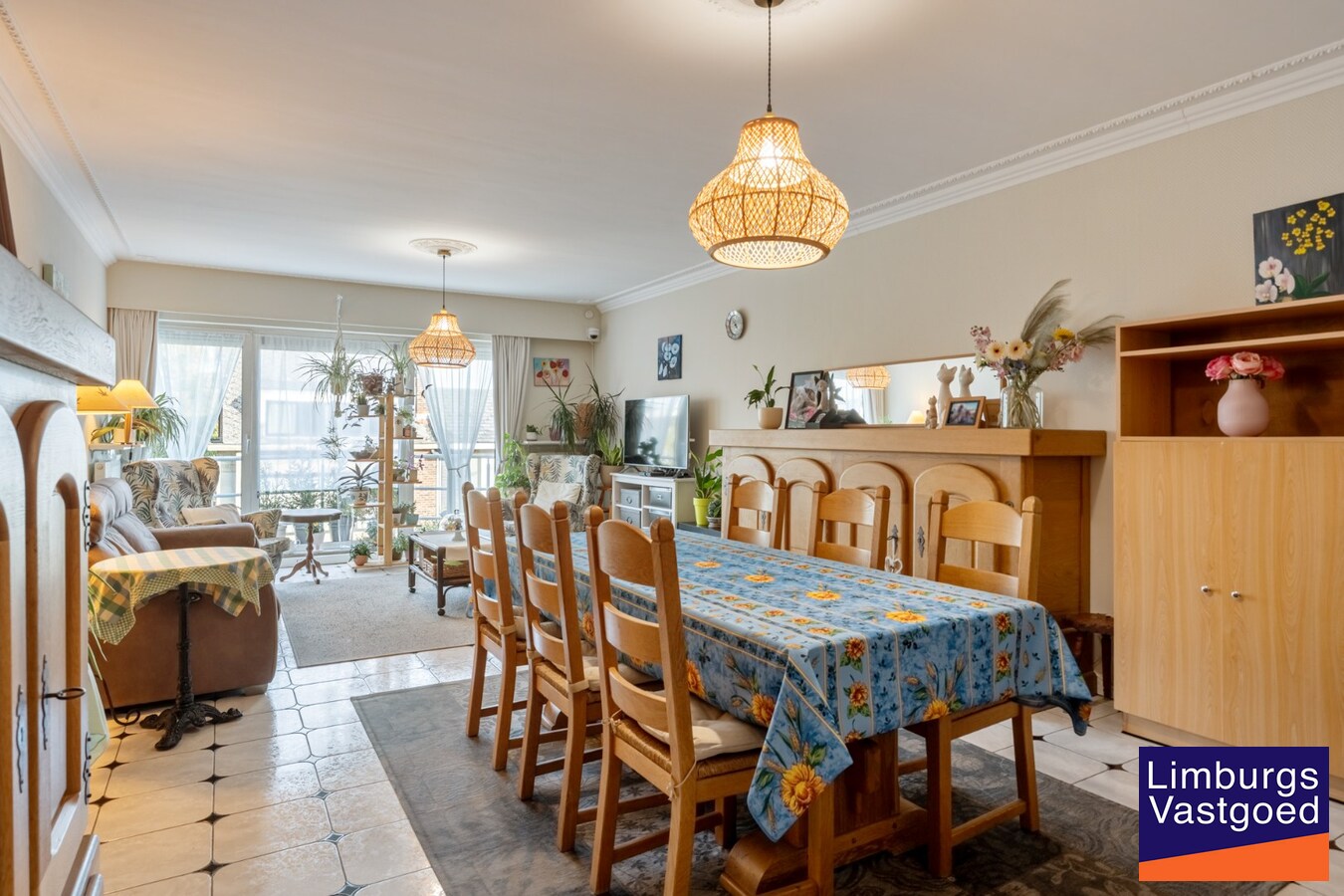 Ruim en centraal gelegen appartement, 2 slpk, met terras en garage 