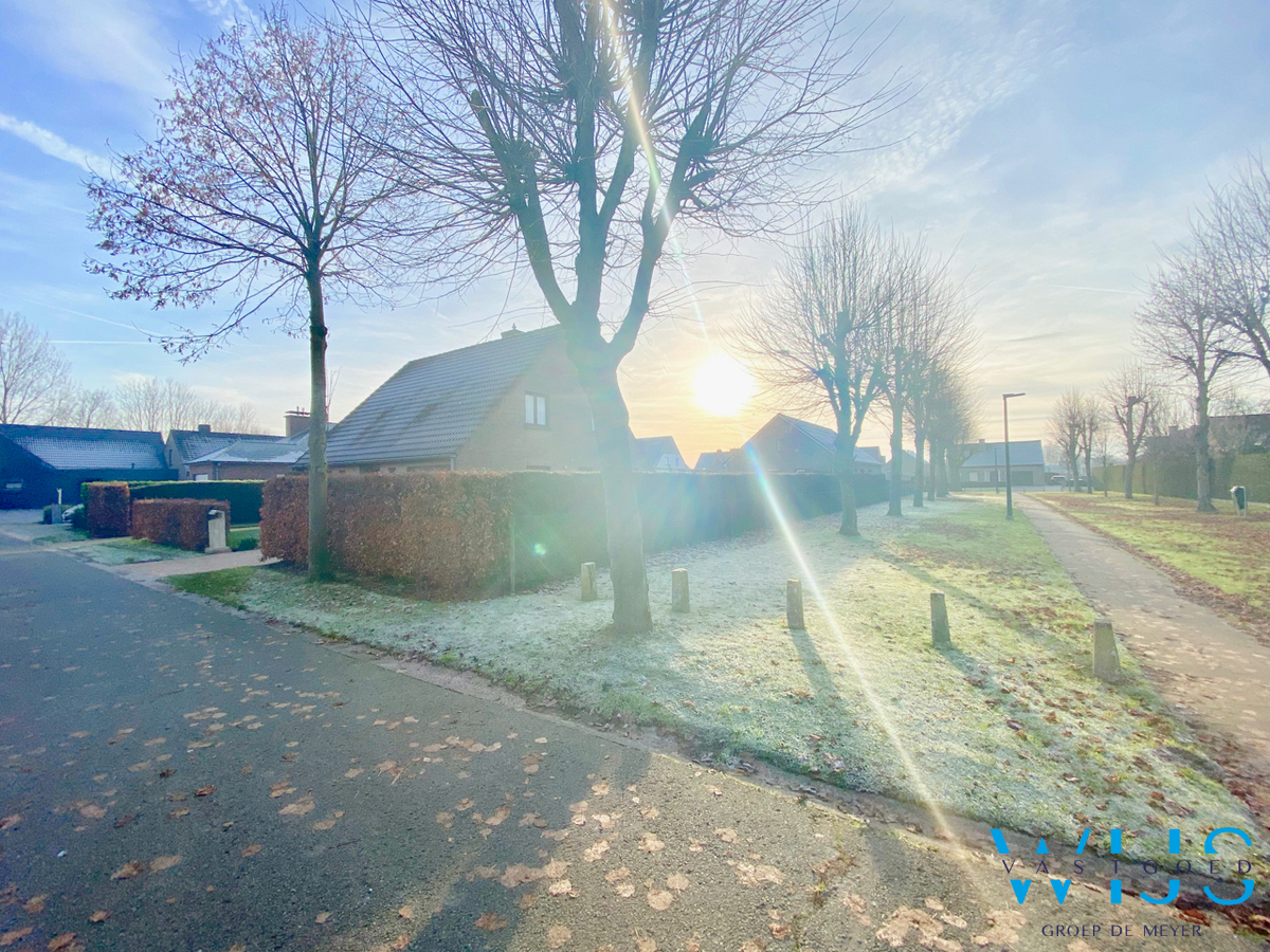 Open bebouwing op 745m² in een rustige woonwijk te LEMBEKE ! 