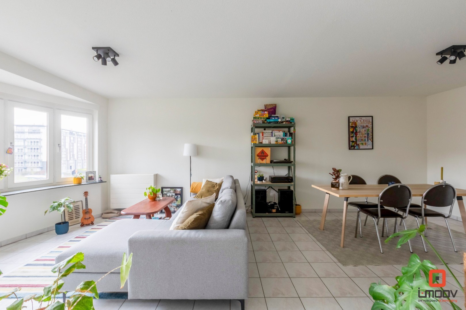 Lichtrijk tweeslaapkamer appartement met uniek waterzicht op Coupure Rechts 