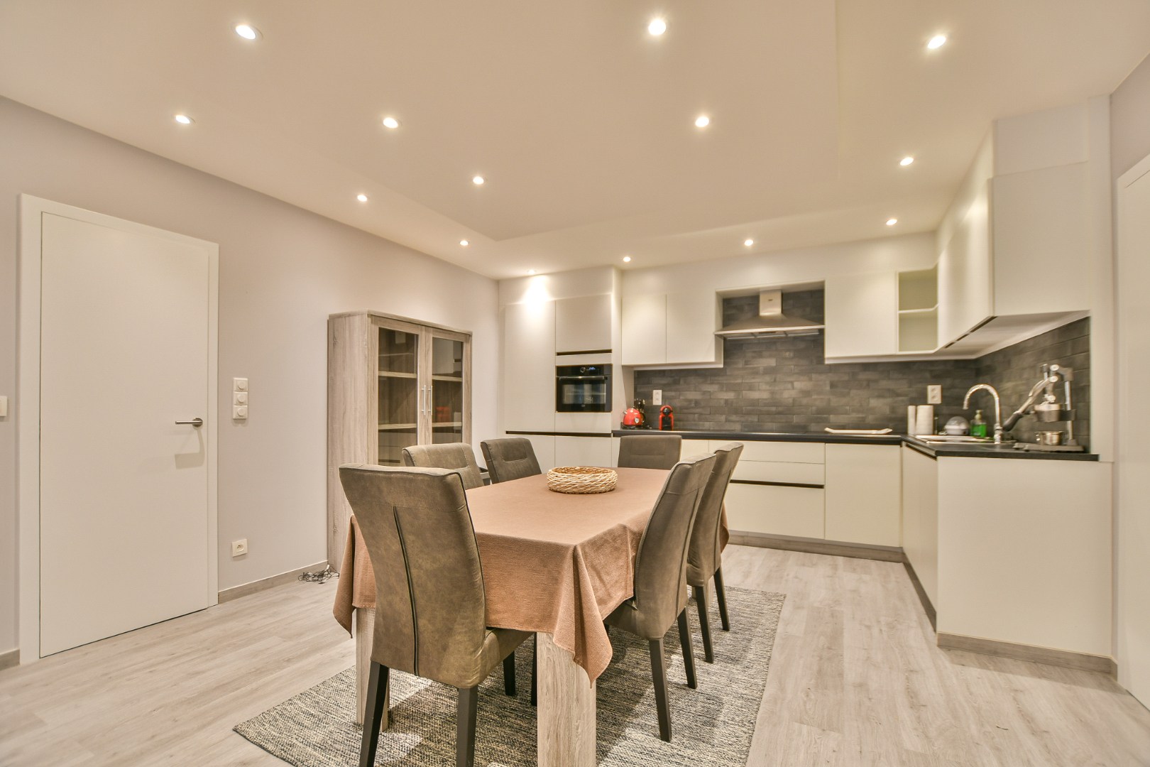 Gerenoveerd appartement met 2 slaapkamers te koop op toplocatie te Blankenberge! 