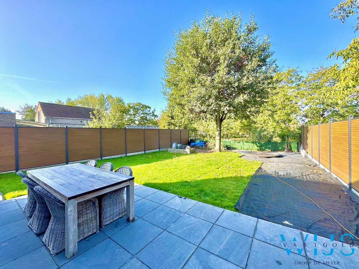 Prachtige recente woning in een zeer rustige wijk te Ertvelde ! 