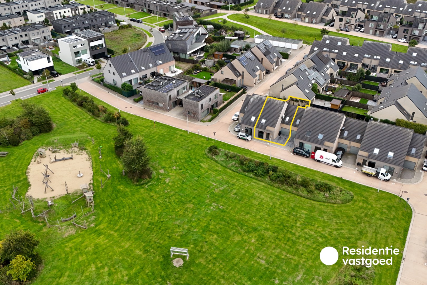Instapklare woning te koop met garage en tuin! 