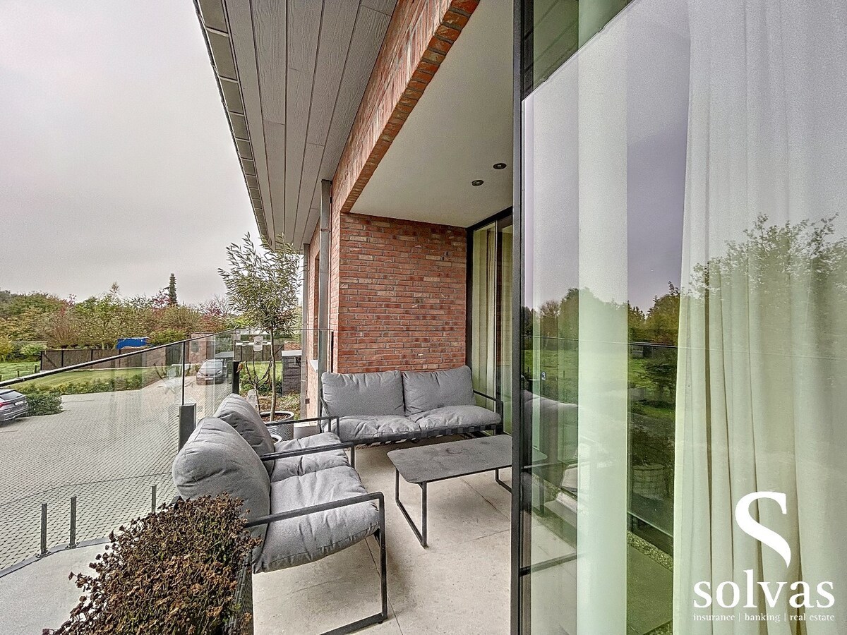 Ruim en luxueus appartement in hartje Zomergem 