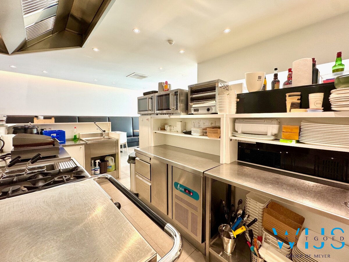 Instapklaar handelspand/lunchzaak in hartje Wachtebeke ! 