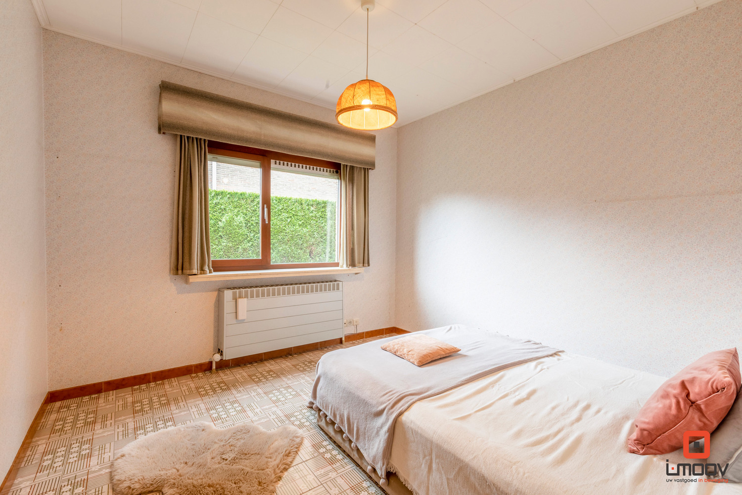 Ruime bungalow met prachtige tuin en garage 