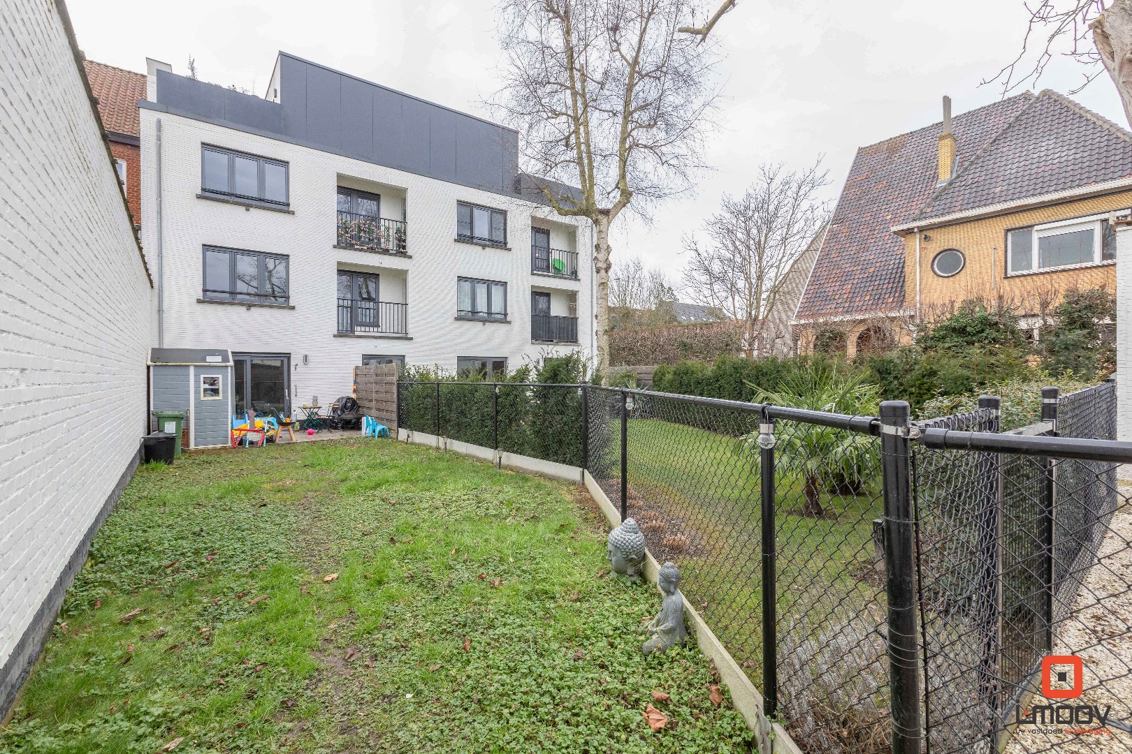 Gerenoveerd appartement met eigen tuin op gunstige locatie! 