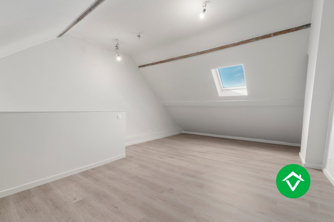 Instapklare rijwoning in hartje Gistel – gerenoveerd in 2025 