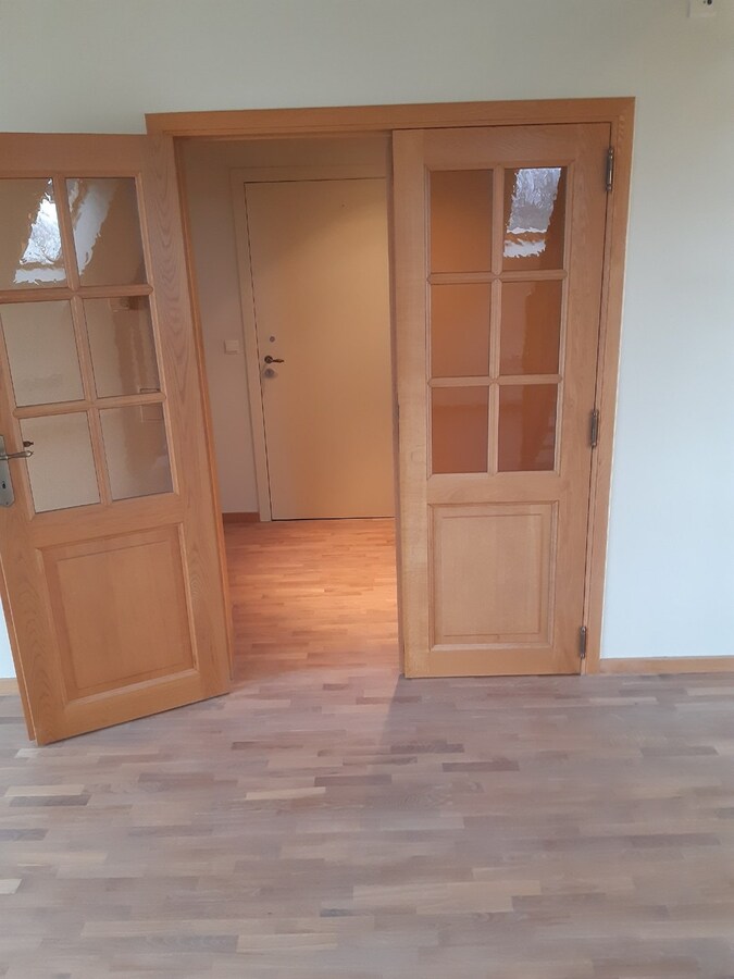 Ruim appartement met 2 terrassen naast Carrefour. 