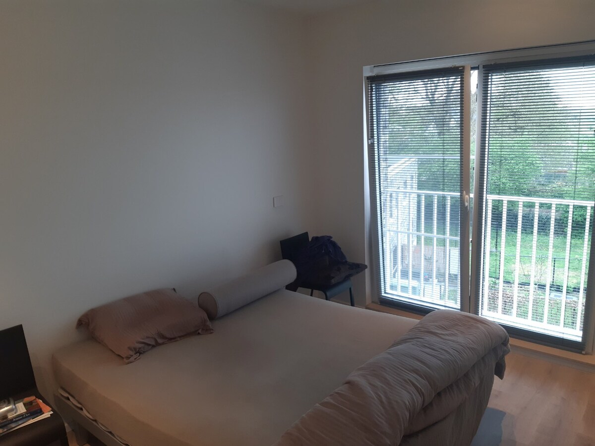 Ruim appartement in hartje Gavere. 