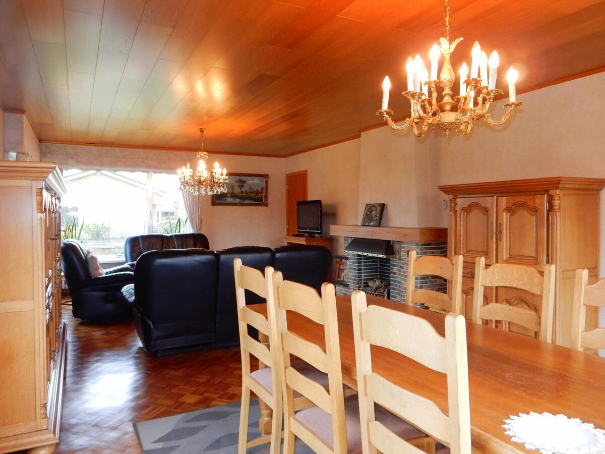 Ruime bungalow met grote zonnige tuin 