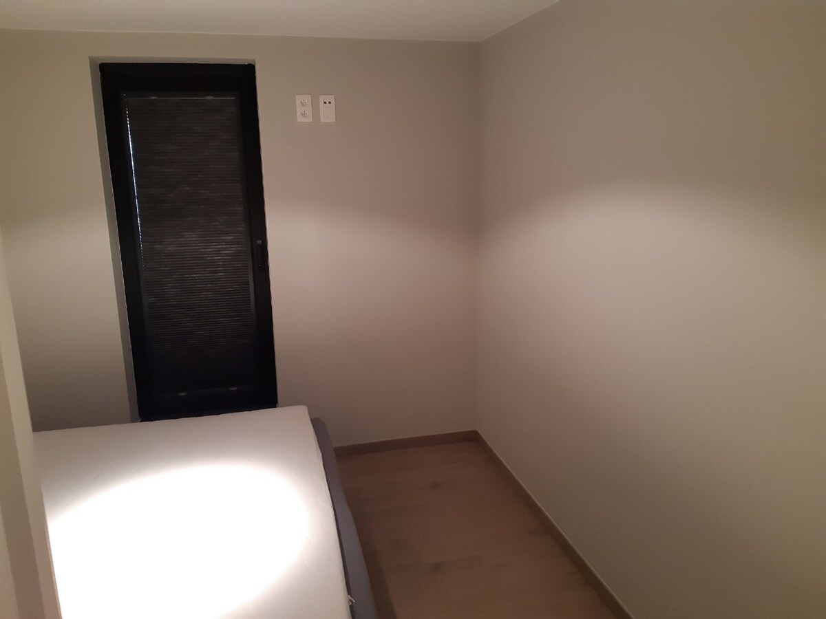 Uitstekend gelegen BEN-appartement in hartje Asper. 