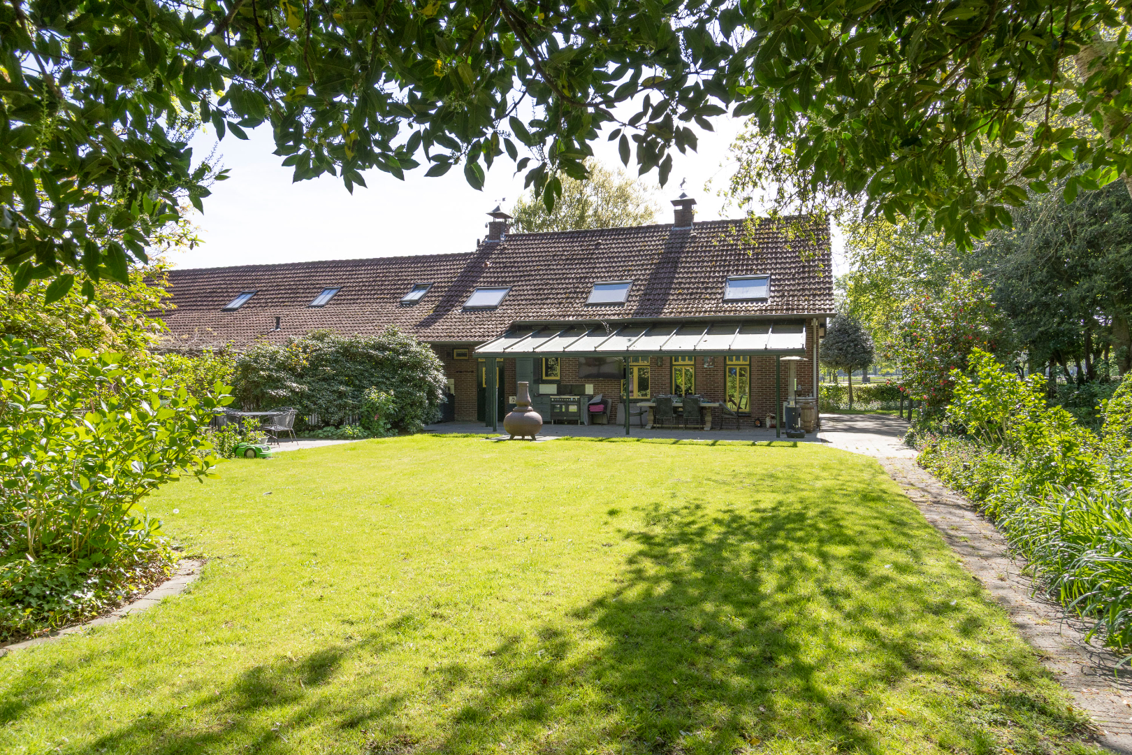 Woonboerderij te koop in Weert