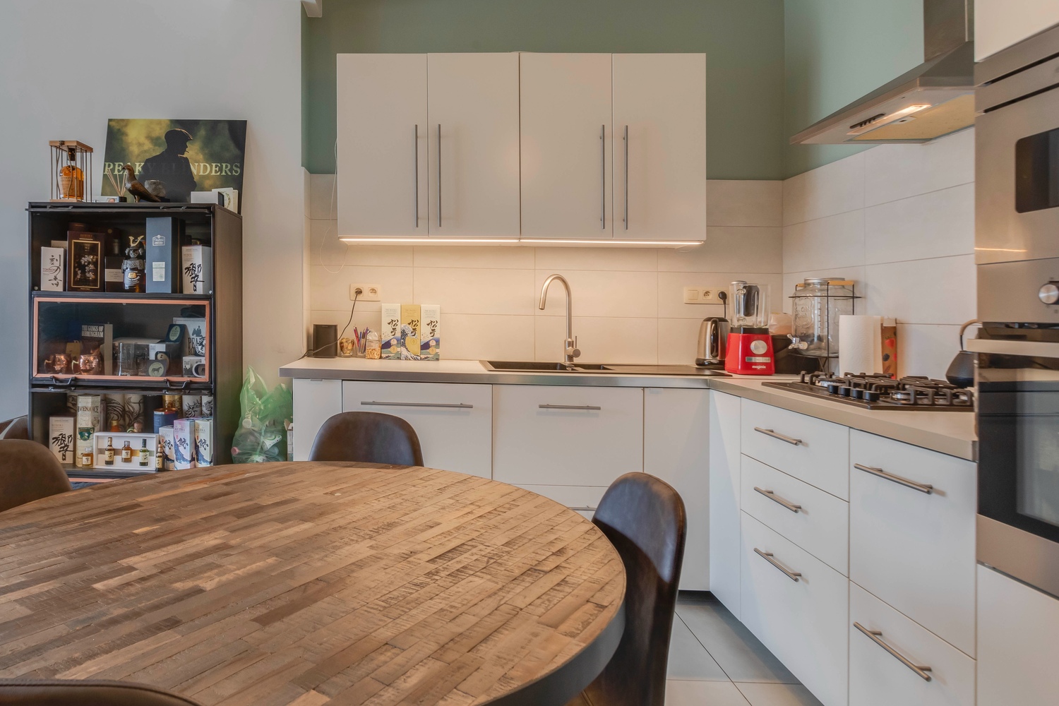 instapklare rijwoning met uitstekende ligging en tuin 