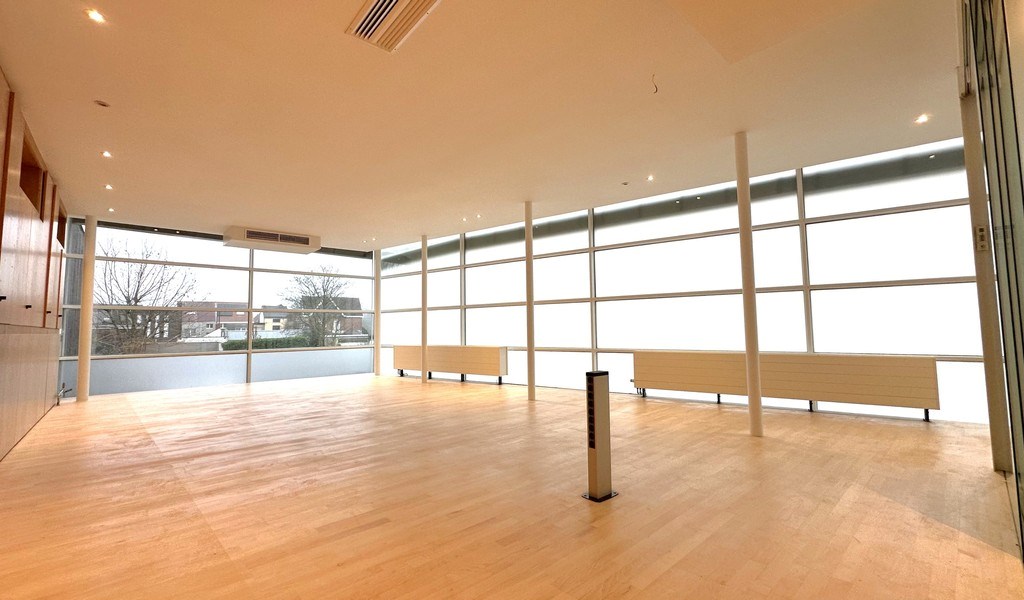 Lichtrijke kantoren te huur aan Nijverheidskaai in Gent