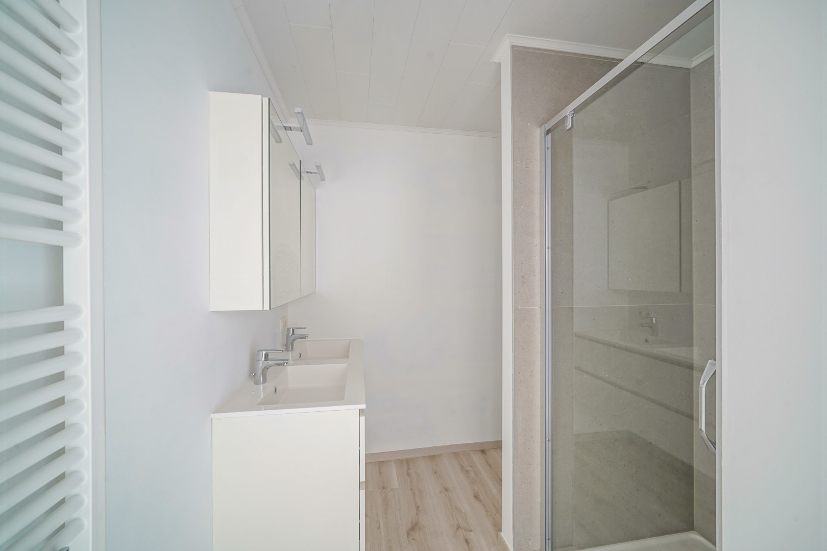 Volledig gerenoveerde rijwoning met 3 slaapkamers in Stene 