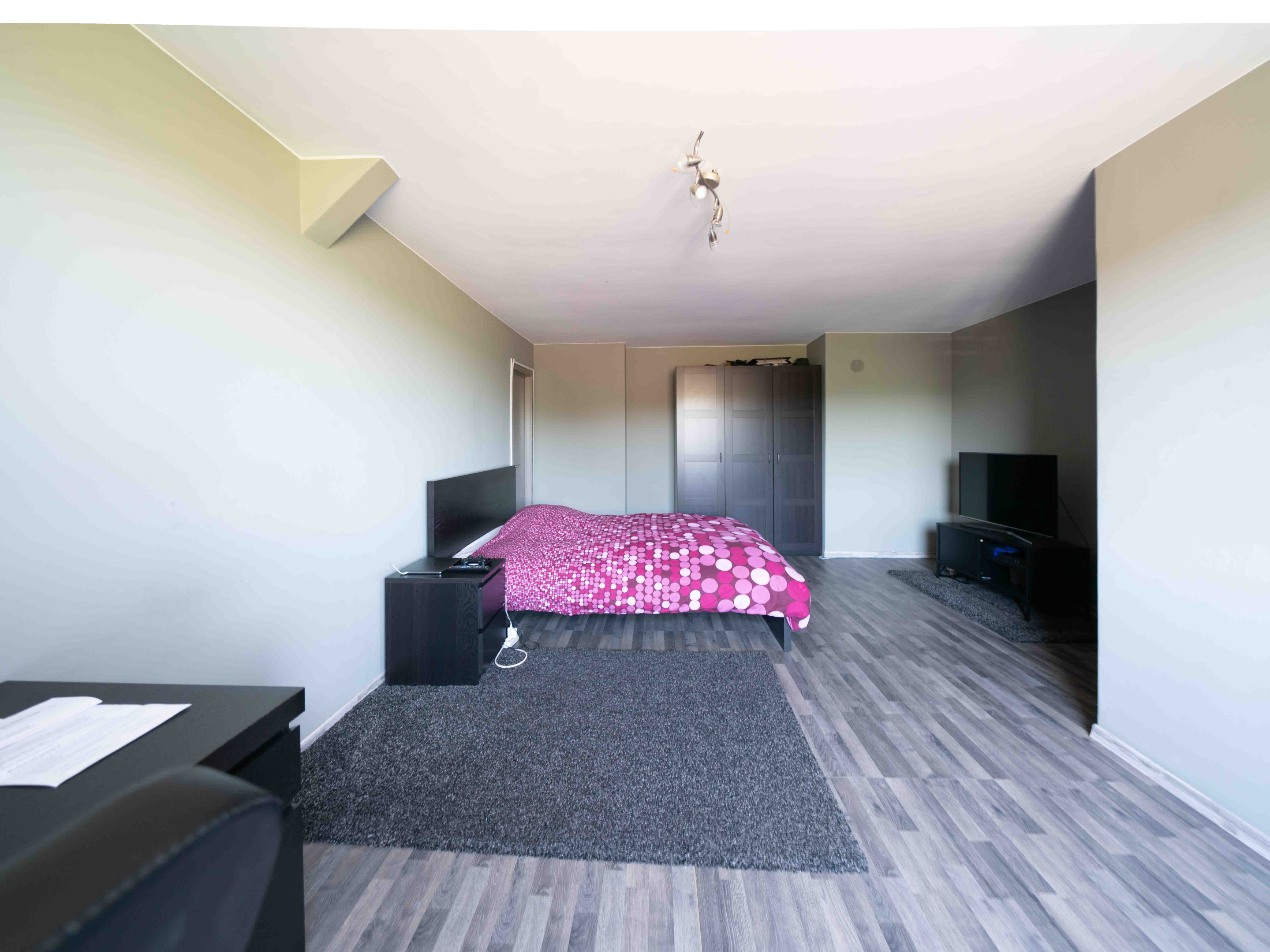 Maison (kangourou) très spacieuse avec jardin et double garage 