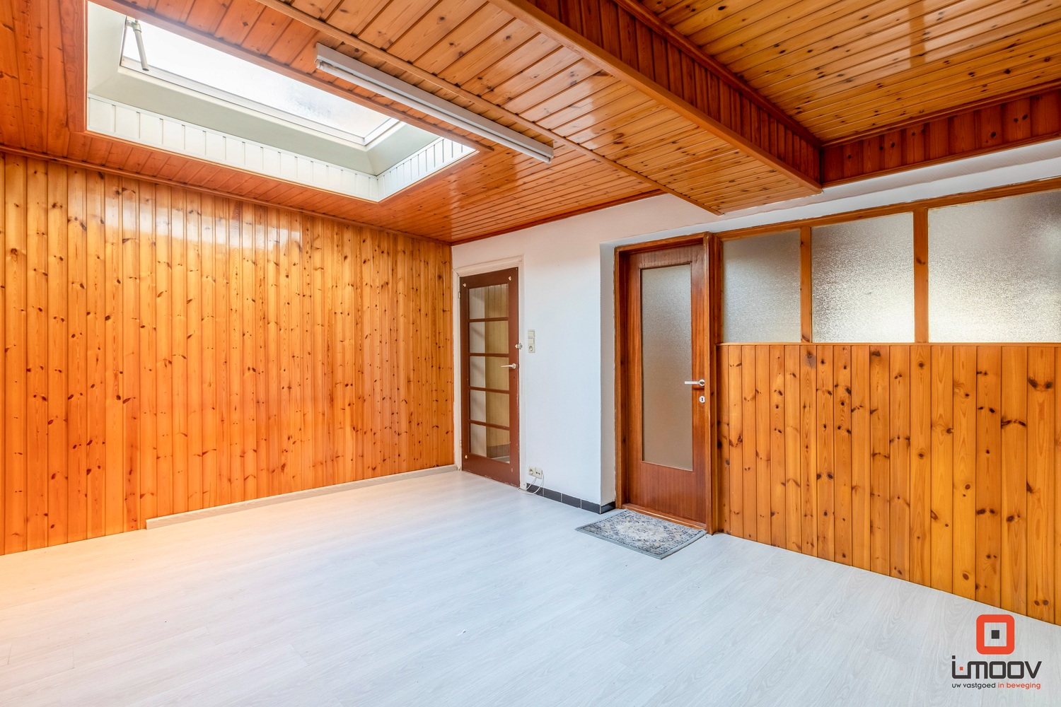 Op te knappen 5 slaapkamerwoning (203m²) 