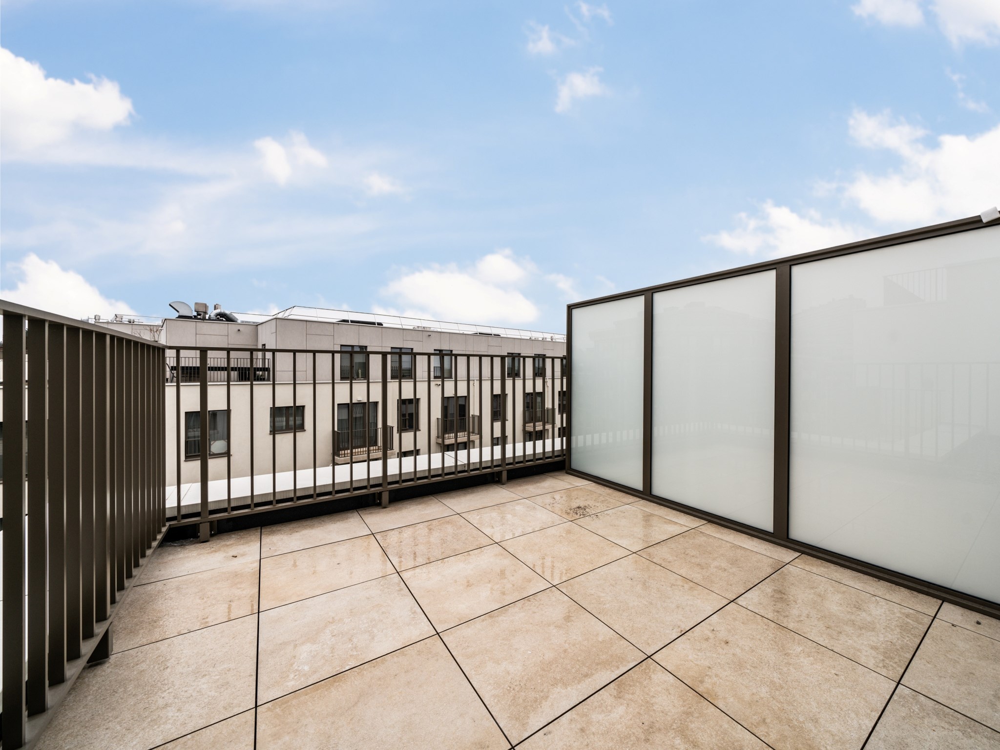 Nieuwbouw 2-kamer appartement met staanplaats en kelder 