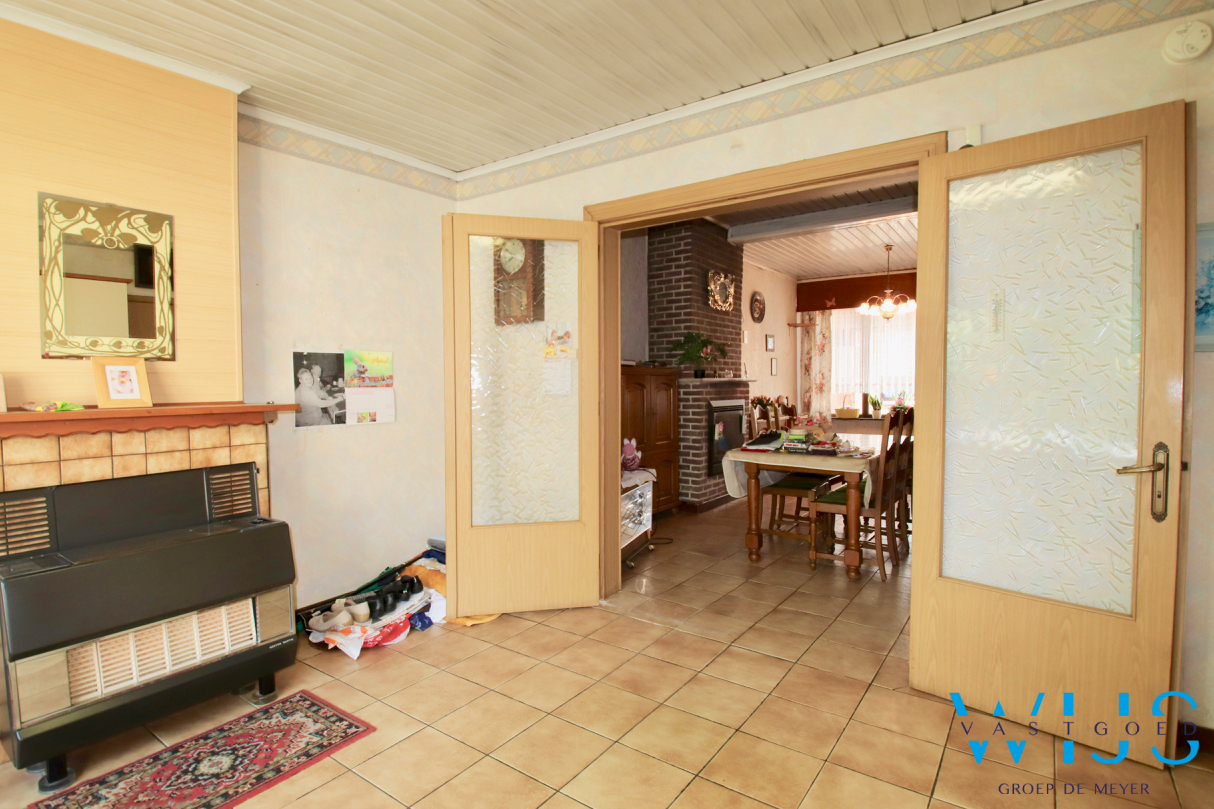 Te renoveren woonhuis op een zeer rustige ligging te Zelzate ! 