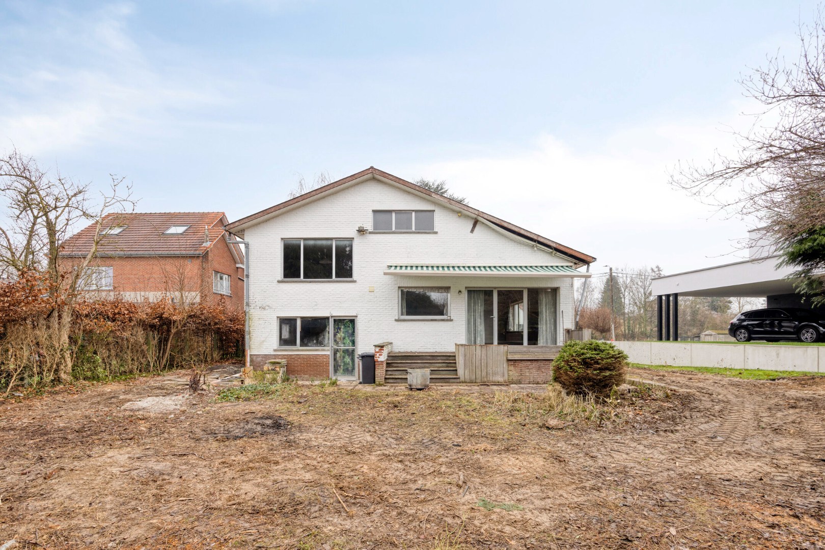 Open bebouwing met 3 slaapkamers, ruime garage op een perceel van 9a 62ca– EPC 596 kWh/m² - bewoonbare opp. 218 m² 